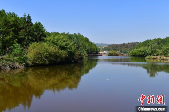 “红土地”上的“绿色奇迹”：生态美了，百姓富了